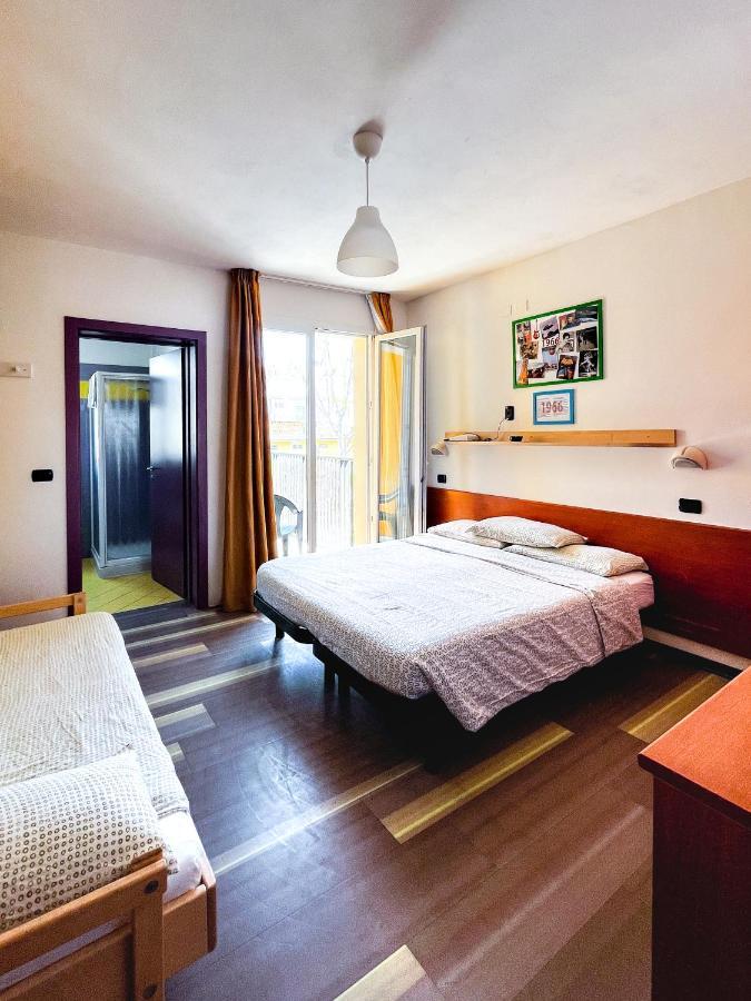 Hotel Morfeo - Young People Hotels (Adults Only) Римини Экстерьер фото