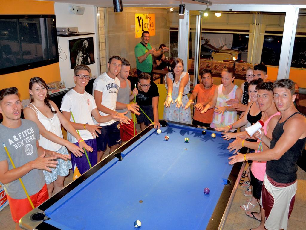 Hotel Morfeo - Young People Hotels (Adults Only) Римини Экстерьер фото