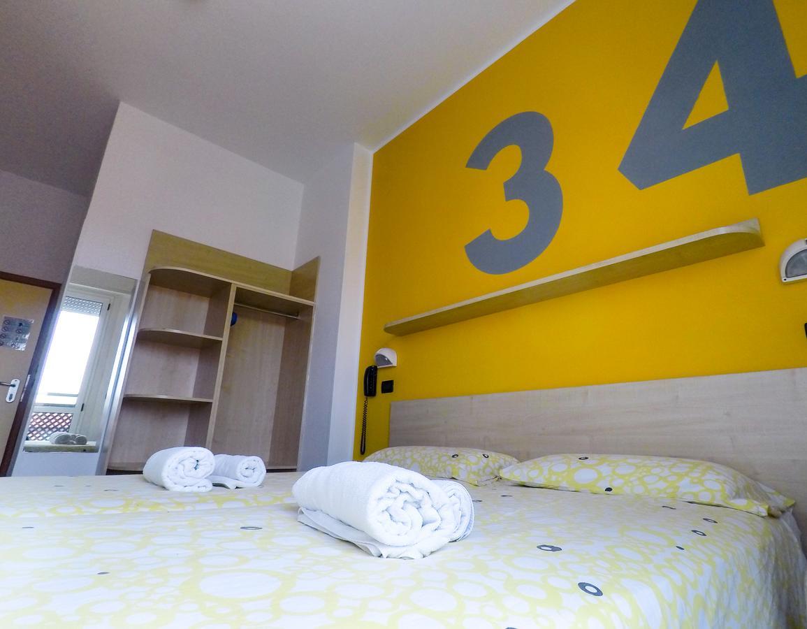 Hotel Morfeo - Young People Hotels (Adults Only) Римини Экстерьер фото